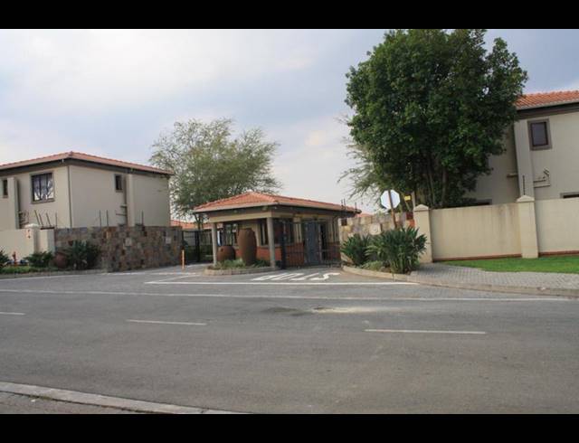 2 BEDROOM APARTMENT FOR SALE IN NOORDWYK